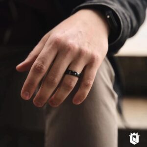 Anillo negro redondo